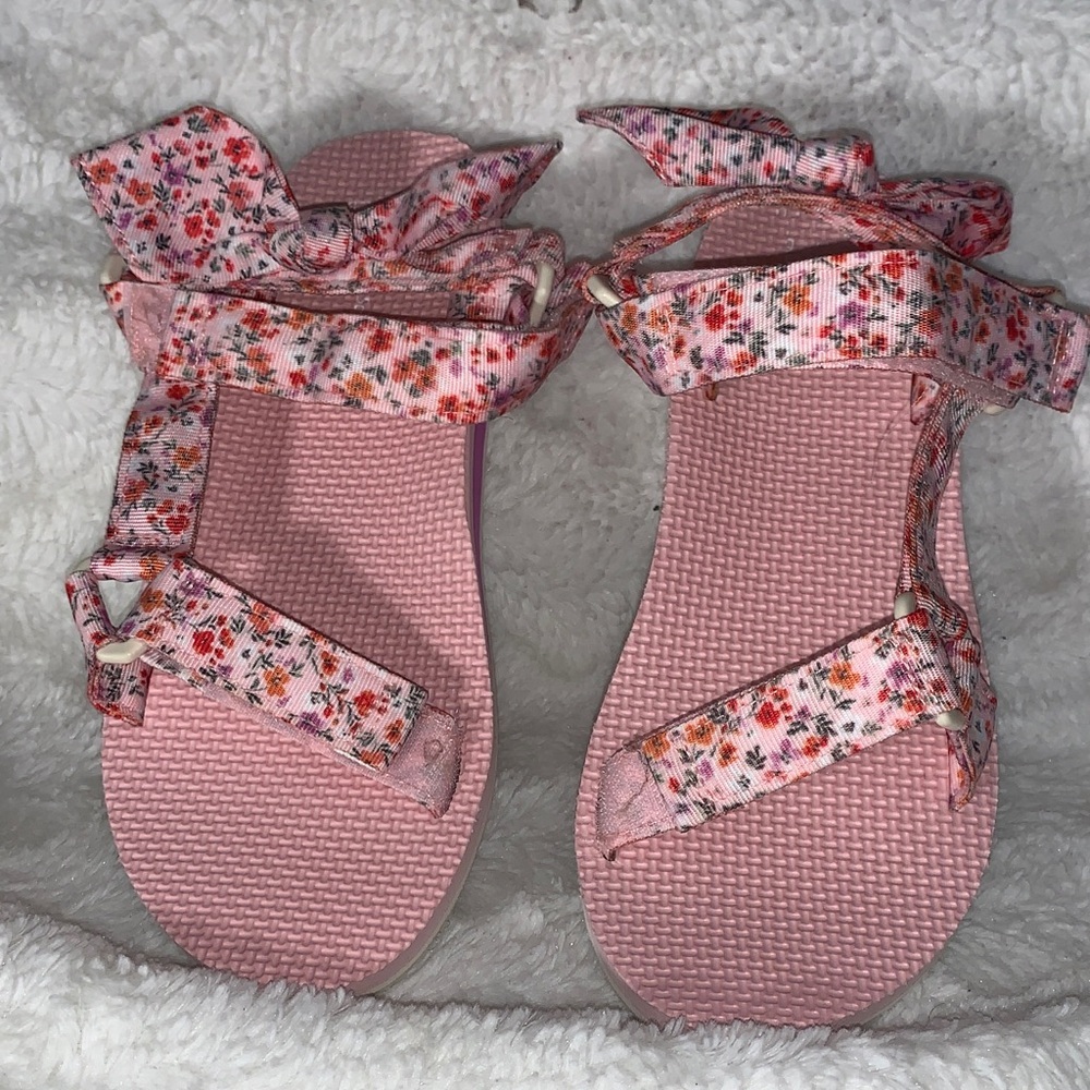 Time and Tru Pink Floral Sandals